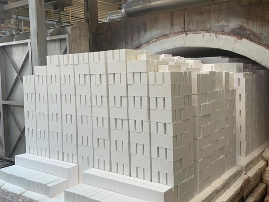 satın al 90-99 Petrokimya fırınları için sinterli korundum tuğlaları online manufacture